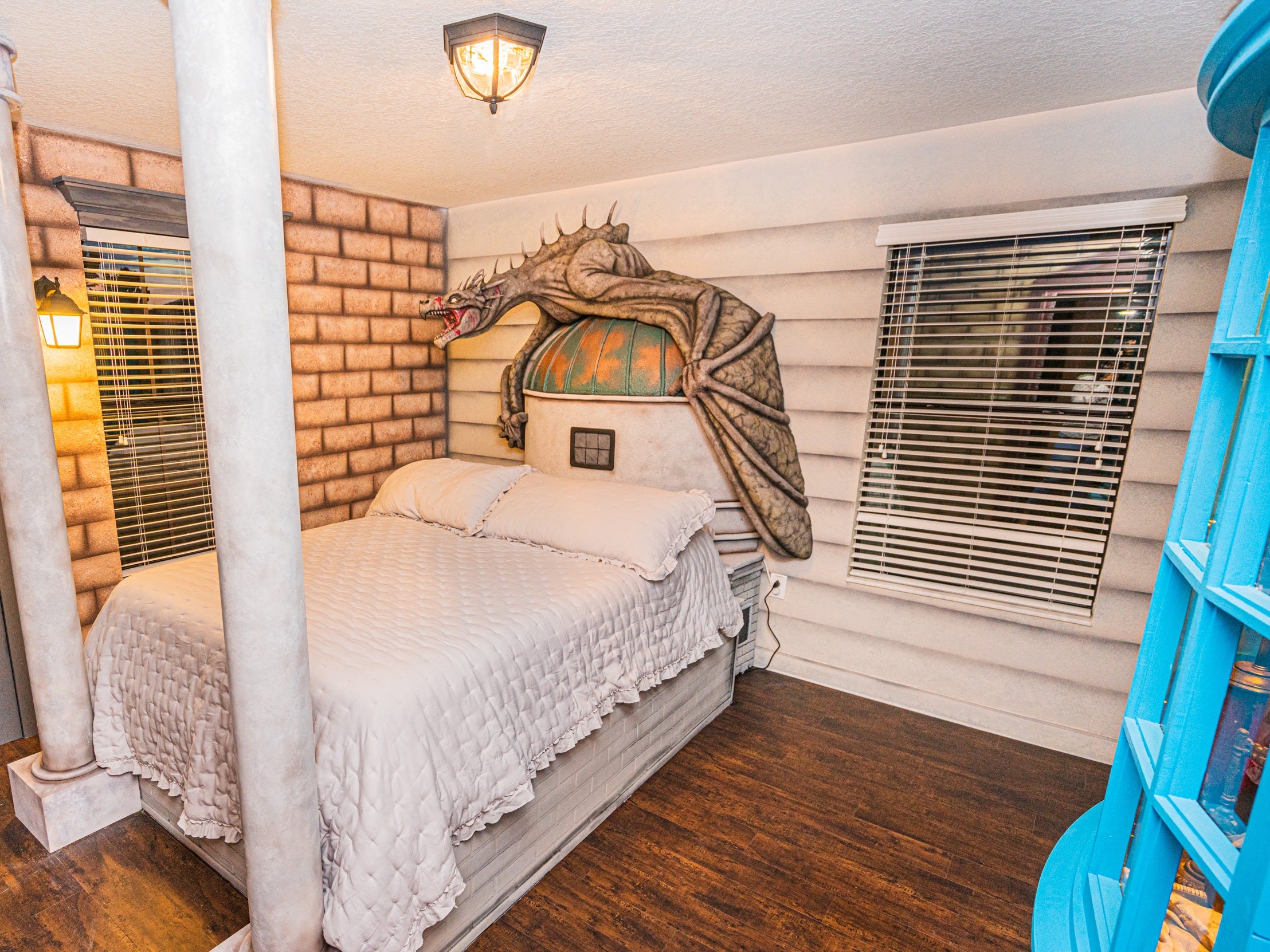 Puedes alojarte en un enorme Airbnb con temática de 'Harry Potter' con